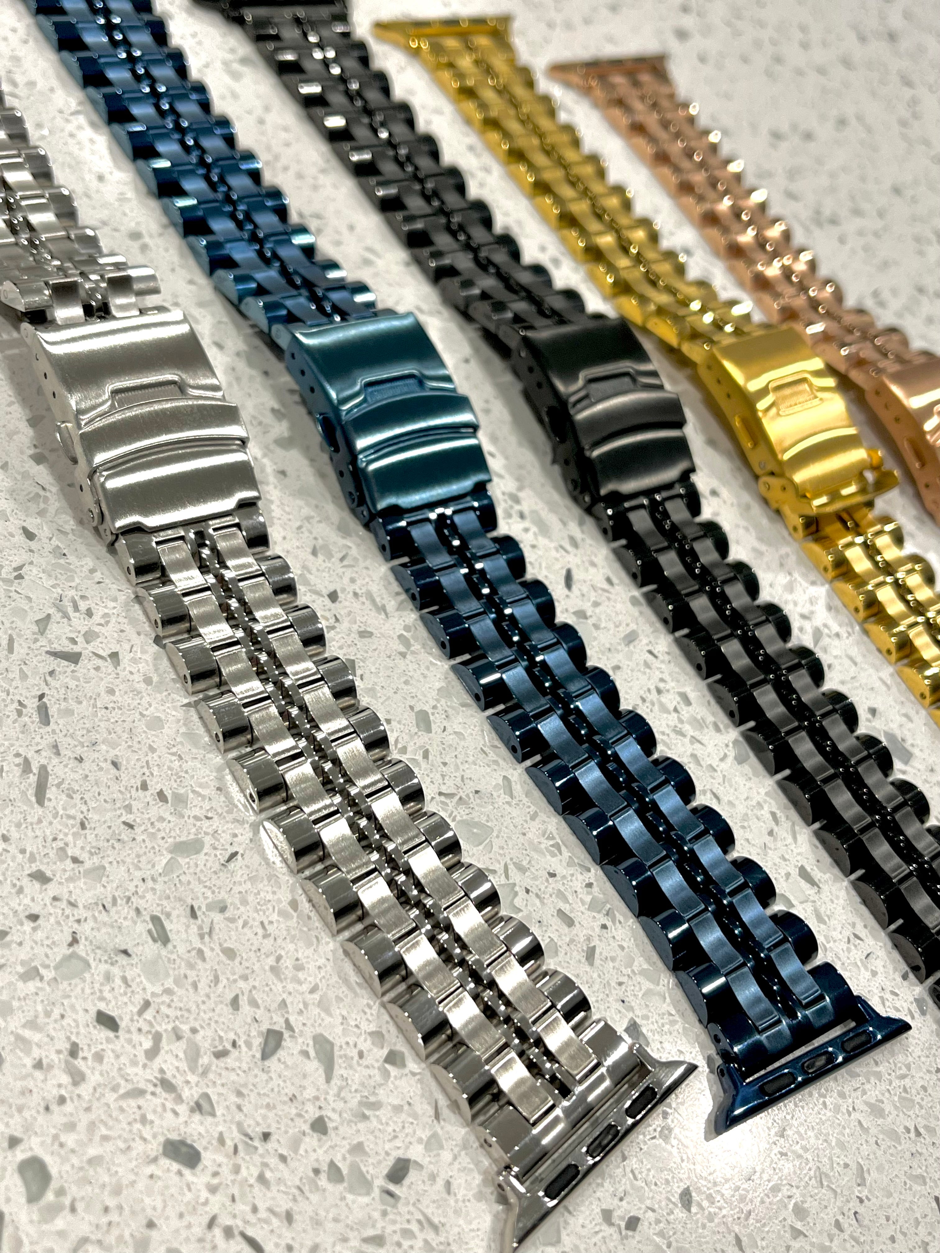 Stainless steel brushed pattern Apple Watch band